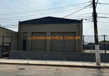 Galpãp de 370 m² com átio de 1.100 m² na v. jaguara