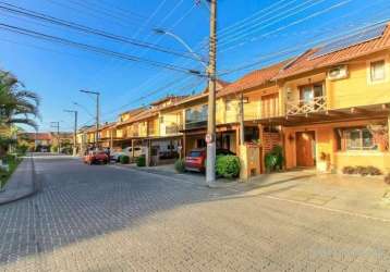 Casa com 3 quartos à venda na avenida edgar pires de castro, 1286, hípica, porto alegre, 155 m2 por r$ 590.000