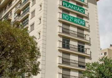 Prédio à venda na alameda eduardo guimarães, 78, três figueiras, porto alegre