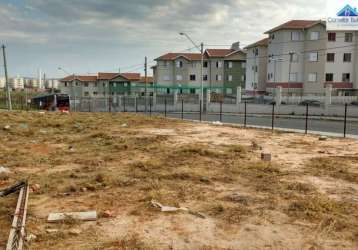 Terreno de esquina residencial cosmos