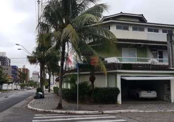 Casa assobradada à venda na praia grande, vila guilermina.