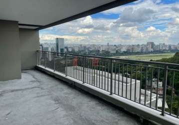 Vende-se cobertura com vista para o jockey.