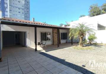 Casa semimobiliada no bairro fazenda - itajaí/sc