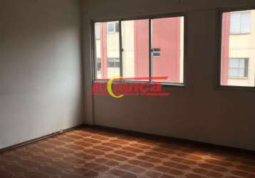 Apartamento com  67m², com 2 quartos, sala, cozinha, banheiro e 1 vaga de garagem.