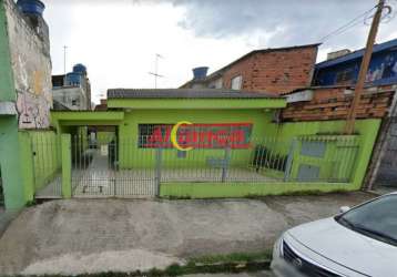 Casa térrea em rua bem comercial, boa para fazer salão ou galpão comercial