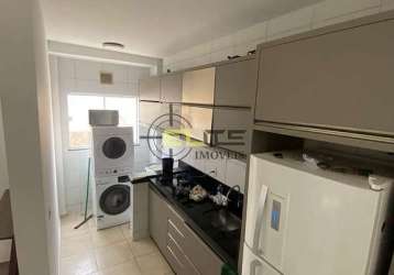 Apartamento à venda, com 2 dormitórios, sacada e churrasqueira no aririú, em palhoça/sc