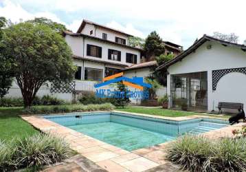 Cond forest hills - casa colonial, 4 sts e piscina! ao lado do clube!