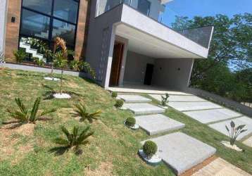 Casa de condomínio sobrado á venda possui 240m² com 03 dormitórios, indaiatuba.