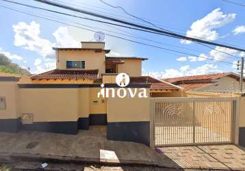 Casa à venda, 5 quartos, 3 suítes, 4 vagas, maria helena - vila - uberaba/mg