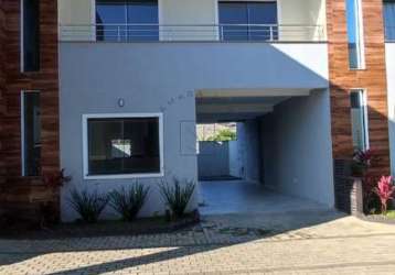 Condomínio fechado | bom retiro | sobrado geminado | 1 suite + 2 dorm.| 2 vagas | espaço para área de festa e piscina