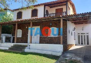 Casa à venda com 8 quartos, vila do peró, cabo frio - rj