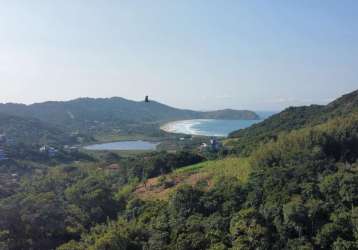 Terreno com vista para o mar e cachoeira na praia da silveira em garopaba-sc