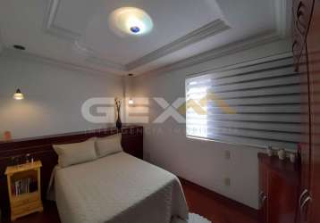 Apartamento com 04 quartos no centro