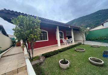 Casa a venda 4 quartos 2 suítes, piscina, 6 vagas em caraguatatuba-sp