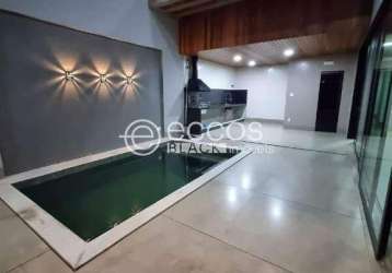 Casa à venda, 3 quartos, 3 suítes, 2 vagas, alto umuarama - uberlândia/mg