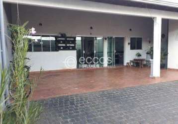 Casa à venda, 3 quartos, 1 suíte, 3 vagas, cidade jardim - uberlândia/mg