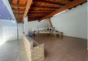 Casa à venda, 3 quartos, 1 suíte, 4 vagas, santa mônica - uberlândia/mg