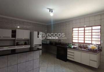 Casa à venda, 3 quartos, 2 suítes, 3 vagas, morumbi - uberlândia/mg