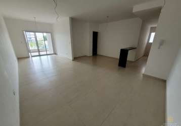 Apartamento novo no centro com 3 dormitórios.