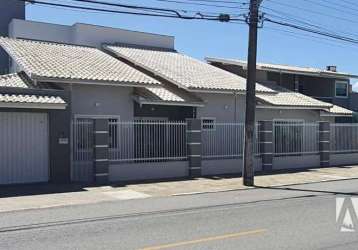 Casa mobiliada com 2 dormitórios no bairro cordeiros em itajaí