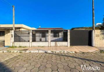 Casa com piscina e 4 dormitórios no bairro cordeiros  em itajaí