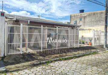 Casa com 1 suíte e 2 dormitórios no bairro imaruí em itajaí