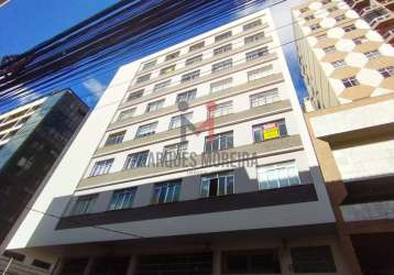 Apartamento com 2 quartos à venda na rua santo antônio, 515, centro, juiz de fora, 54 m2 por r$ 250.000