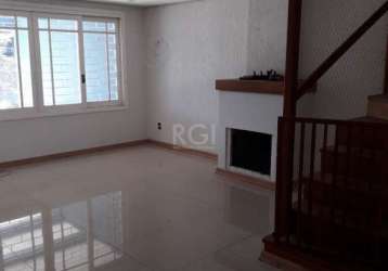 Casa 2 dormitórios, 1 suíte, 2 vagas de garagem, bairro ipanema, porto alegre/rs     &lt;br&gt; &lt;br&gt;sobrado em  ipanema - jardim verde  junto ao shopping na eduardo prado 2 dormitórios, 1 suíte,