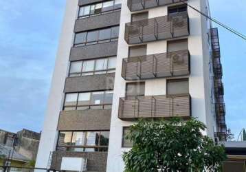 Excelente apartamento 2 dormitórios sendo 1 suíte, semimobiliado, living 2 ambientes,  banheiro social, cozinha americana com churrasqueira, área de serviço e box duplo de garagem coberto. aquecedor d