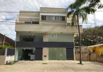 Prédio excelente , imóvel com 2 lojas e 2 apartamentos, com uma área total terreno 846,35m².&lt;br&gt;&lt;br&gt;loja 569 com 100 m² privativo total 123,27m² (possibilidade de mezanino de 75m² conforme