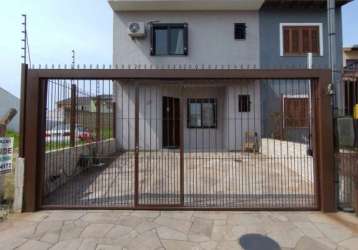 Ótimo sobrado no bairro aberta dos morros de 3 dormitórios, living para 2 ambientes, lavabo e cozinha com moveis planejados. pátio ao fundos com edícula com churrasqueira e área de serviço, fechada co