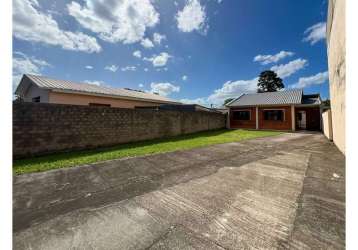 Esta encantadora casa térrea oferece o conforto e a praticidade que você procura. com dois dormitórios, sendo um suíte, uma sala aconchegante e uma cozinha conjugada, esta residência proporciona um am