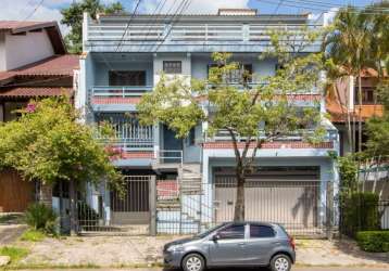 Excelente casa à venda no bairro nonoai, porto alegre.&lt;br&gt;  &lt;br&gt;com 240m² de área privativa e 343m² de área total, possui 3 quartos, sendo 1 suíte, e 3 banheiros. &lt;br&gt;a casa conta co