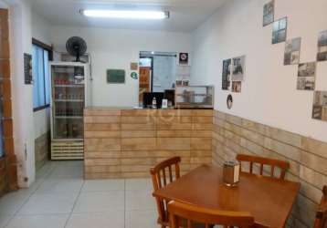 Imóvel comercial  pronto para trabalhar, possui o utensílios  para o preparo de cachorro - quente, mesas cadeiras, geladeiras, fogão, ar condicionado. pronto para trabalhar.&lt;br&gt;dependências ao f