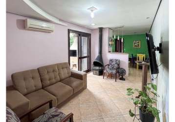 Localizado no bairro igara, este sobrado de dois andares oferece o equilíbrio perfeito entre conforto e sofisticação.com quatro dormitórios espaçosos, incluindo uma suíte, este imóvel é ideal para fam