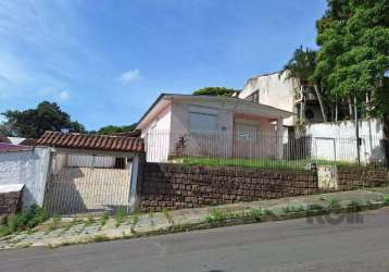 Casa com 2 quartos, vaga de garagem, no bairro ipanema, porto alegre/rs&lt;br&gt; &lt;br&gt;esta encantadora casa possui 2 dormitórios espaçosos, uma sala de estar bem iluminada, uma cozinha funcional