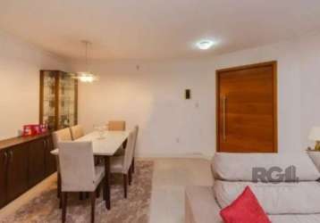 Excelente casa no jardim itu, semi-mobiliada com 135 m² de área privativa.&lt;br&gt;oferece 3 dormitórios, sendo 2 suítes, um banheiro social e um lavabo. o imóvel dispõe de um espaçoso living com doi