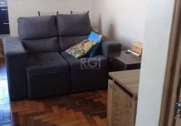 Apartamento 2 dormitórios, bairro floresta, porto alegre/rs      &lt;br&gt;&lt;br&gt;excelente localização no bairro floresta, apenas 3 quadras da cristóvão colombo e moinhos de vento: apartamento 2 d