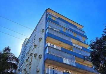 Vendo apartamento 03 dormitórios com garagem no bairro floresta em porto alegre.  &lt;br&gt;&lt;br&gt;muito espaço em 147m2 privativos. sala com piso em parquet,  ensolarado, de frente com 1 vaga de g