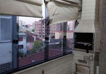 Apartamento 2 quartos, living dois ambientes com split,,cozinha americana, churrasqueira, área de serviço, banheiro social, 1 vaga de garagem . 71 m² peças amplas arejadas. prédio sem elevador com bai