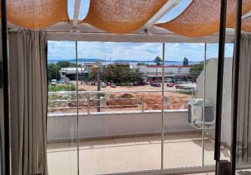 Lindo sobrado muito bem localizado e com uma vista impecável, com 3 dormitórios, todos suítes, junto a suíte do terceiro piso um estar intimo, living 2 ambientes com lavabo, cozinha mobiliada em conce