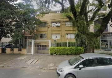 Excelente apartamento garden no bairro santana com 2 quartos, amplo living com pátio integrado, banheiro social, cozinha com área de serviço e pátio, 1 vaga de garagem fixa por convenção, todo reforma