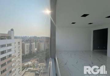 Sala comercial no home nilo office no bairro jardim europa. são 37 m2 com 1 banheiro e vaga escriturada coberta.&lt;br&gt;&lt;br&gt;já com piso em porcelanato, divisória e teto em gesso.&lt;br&gt;&lt;