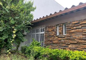 Bela casa para investimento comercial localizada no coração do bairro tristeza,&lt;br&gt;conta com uma ampla sala de recepção climatizada, 5 salas, possui 3 banheiros, cozinha, área de serviço, garage