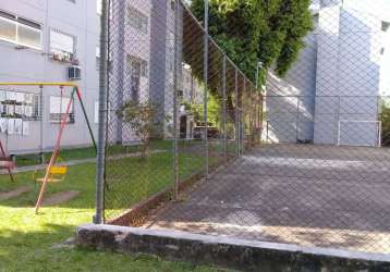 Apartamento à venda  no terceiro andar, de frente, semi mobiliado, composto por três dormitórios, banheiro social, sala de estar e jantar, cozinha, área de serviço. todos os ambientes são bem ventilad