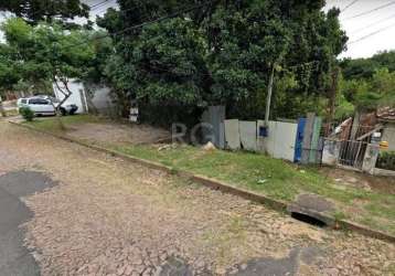 Terreno em região de valorização em porto alegre.&lt;br&gt;próximo da av. gen. barreto viana.&lt;br&gt;o bairro vila jardim é próximo ao sesc campestre, escolas, restaurantes e principais vias de aces