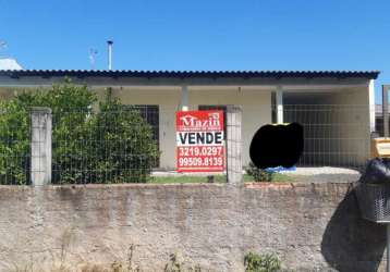 Casa 2 dormitórios, 1 banheiro, sala e cozinha tipo americana, espaço na frente e nos fundos, garagem 3 carros, lavanderia separada da casa. terreno 12x25, portão eletrônico, rua sem saída casa alta d