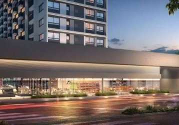 Vende-se  apartamento de 1 dormitório com, 25m² de área privativa, andar alto, dormitório integrado ao living e banheiro, vem com piso e depósito. excelente opção de moradia e investimento, localizado