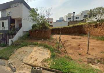 Terreno com 200m² localizado no bairro guarujá.