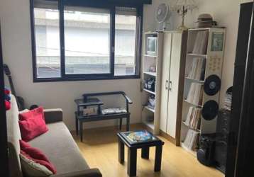 Apartamento de 2 dormitórios, sala, cozinha, banheiro, área de serviço com vaga de garagem escriturada. &lt;br&gt;localizado no bairro cristo redentor, este encantador apartamento oferece uma moradia 